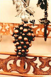 Pot rack with grapevine